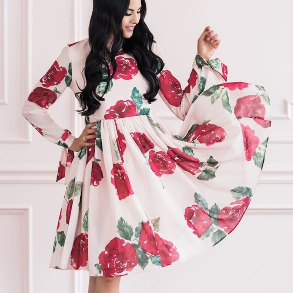 FINEJO White & Red Rose Floral Chiffon Dress Size M NWOT
